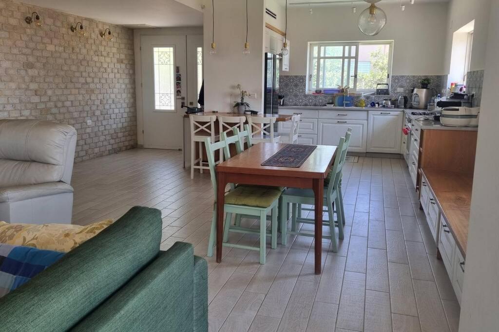 Ferienwohnung וילה במושב בנוף מושלם כל השנה Moledet Exterior foto
